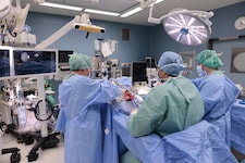 Aktuell kommen vor allem Berichte aus den Kliniken Donaustadt und Ottakring, wo bereits Geräte ...