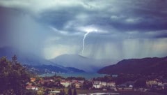 Die Wassersportler wurden vom Gewitter überrascht. (Archivbild)