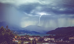 Die Wassersportler wurden vom Gewitter überrascht. (Archivbild)
