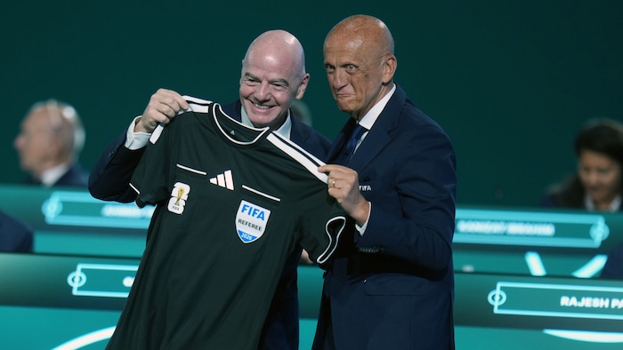 Pierluigi Collina mit FIFA-Boss Gianni Infantino