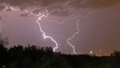 Gewitter sind im Anmarsch (Symbolbild).
