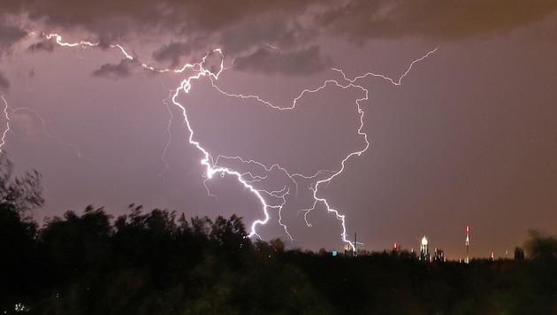 Am Nachmittag werden teils heftige Gewitter im Osten Österreichs erwartet.