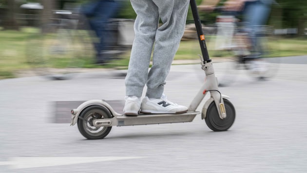 Immer wieder fordern Unfälle mit Elektrorollern Verletzte (Symbolbild)