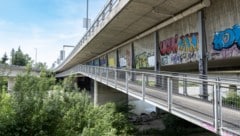 Die Radwegbrücke beim Pfänderportal.
