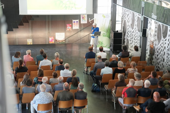 Viele Gäste hatten sich in der inatura eingefunden.