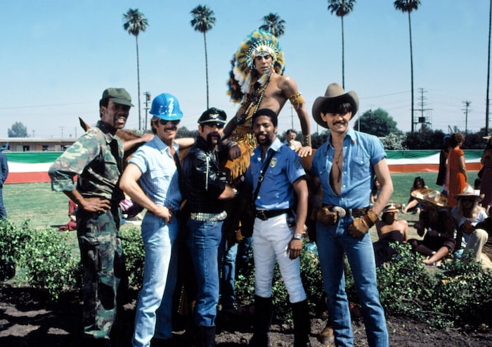 Die Village People stürmten in den 70er-Jahren dank auffälliger Bühnen-Outfits und Ohrwürmern ...