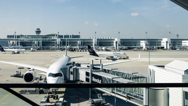 Am Flughafen München (Bild) wurden nach einer Unwetterwarnung keine Flugzeuge mehr abgefertigt.
