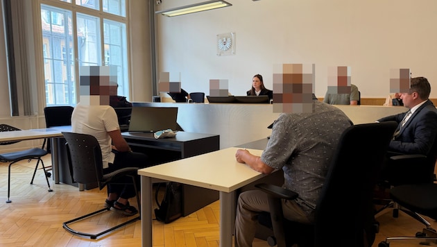 Brisant wird der Prozess durch die Aussage eines Freundes, der den Angeklagten zu dem Treffen ...