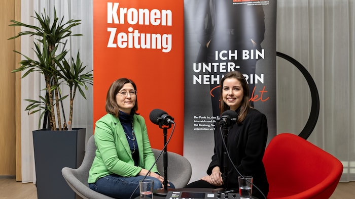 Lisa Sigl (re.) im Talk mit Michaela Wiesbauer.