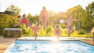 Ein früherer Beginn und vielleicht auch noch verlängerte Sommerferien – den Schülern würde das ...