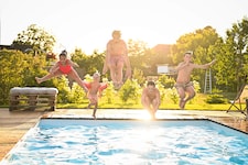 Ein früherer Beginn und vielleicht auch noch verlängerte Sommerferien – den Schülern würde das ...