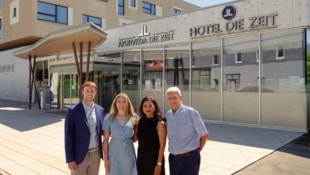 Andreas, Michaela und Alfried Riedl mit Ayurveda-Spezialistin Preeti Hoffmann.