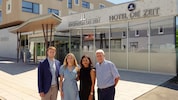 Andreas, Michaela und Alfried Riedl mit Ayurveda-Spezialistin Preeti Hoffmann.