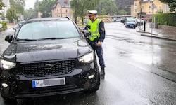 Polizist Andre Payrich kontrolliert in seinem Streifendienst Autos mit Touristen. Alle hatten ...