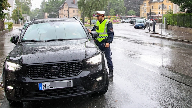 Polizist Andre Payrich kontrolliert in seinem Streifendienst Autos mit Touristen. Alle hatten ...