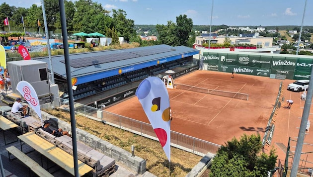 Der Blick von der Hotelterrasse auf den Center-Court.