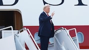 US-Präsident Donald Trump ist am Mittwoch erstmals mit der neuen Maschine Air Force One ...