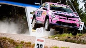 Der pinke Lancia-Bolide ist nur noch Schrott.
