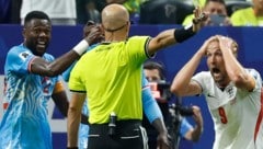 Harry Kane (rechts) versteht die Welt nicht mehr. 