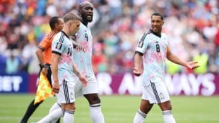 Dicke Luft bei den Belgiern im Spiel gegen den Senegal: Leandro Trossard (Nummer 10) und Youri ...