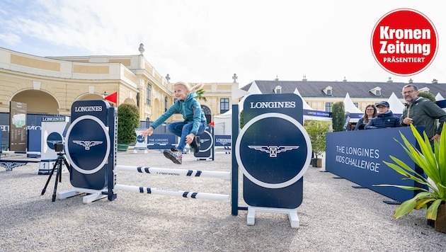 Große Pferde, neugierige Kinder und jede Menge Abenteuer werden im Ehrenhof von SChönbrunn ...