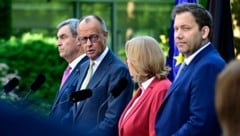 CSU-Chef Markus Söder, Kanzler Friedrich Merz (CDU), SPD-Chefin Bärbel Bas und Finanzminister ...