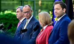 CSU-Chef Markus Söder, Kanzler Friedrich Merz (CDU), SPD-Chefin Bärbel Bas und Finanzminister ...