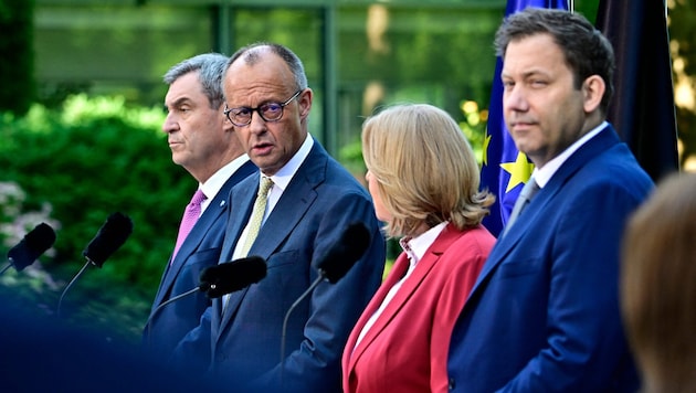 CSU-Chef Markus Söder, Kanzler Friedrich Merz (CDU), SPD-Chefin Bärbel Bas und Finanzminister ...