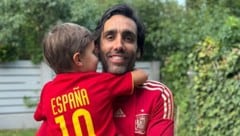 Jose Maria Landeta mit seinem Sohn Mateo, der am Match--Donnerstag seinen 4. Geburtstag hat.