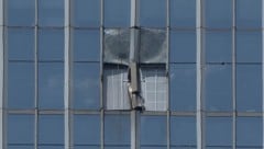 Das Leichtflugzeug krachte in den höchsten Wolkenkratzer Pekings.