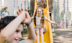 Beim WienXtra Ferienspiel dürfen sich Kinder auf ein vielfältiges Angebot freuen: Von Rutschen ...