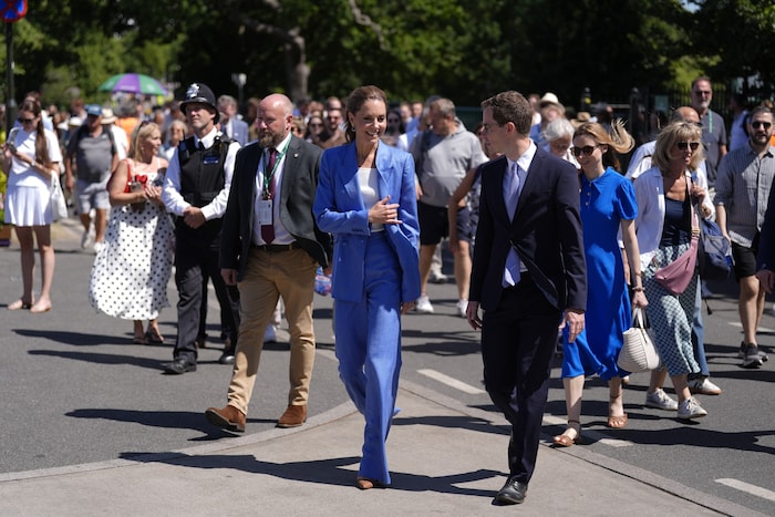 Als Tennisfan lässt sich Kate Wimbledon nie entgehen. Ihr Besuch am Donnerstag war aber für alle ...