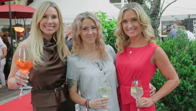 Nina Kraft, Simone Lugner und Corinna Kamper-Campisi (v. li.) amüsierten sich prächtig