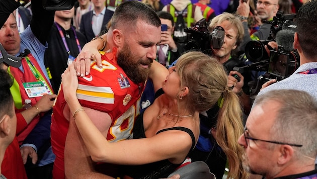 Taylor Swift genießt ihre neues Leben mit Travis Kelce in vollen Zügen und sei „glücklicher denn ...