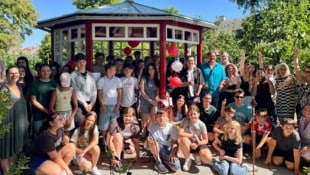 Mit viel Herzblut halfen die Schüler bei der Renovierung des Pavillons mit. 
