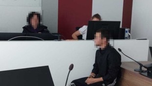 Der Angeklagte wischte sich am Landesgericht Eisenstadt mehrmals die Tränen aus dem Gesicht.