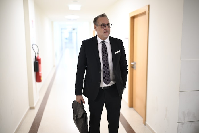 Viele Leser sehen arallelen zu der Diskussion rund um die Ibiza-Affäre.