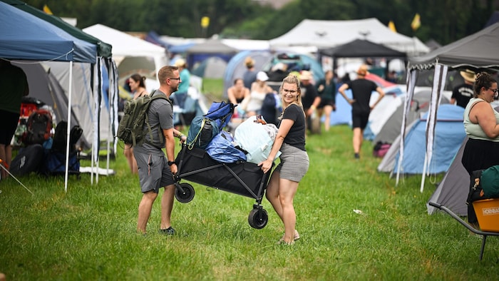 Wenn man beim Woodstock Hilfe braucht, findet man schnell jemanden.