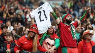 Die portugiesischen Fans ehren gegen Kroatien den verstorbenen Diogo Jota.