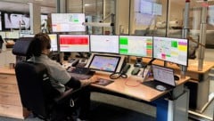 Bei den Mitarbeitern in der Landessicherheitszentrale laufen bei Notfällen die Fäden zusammen.