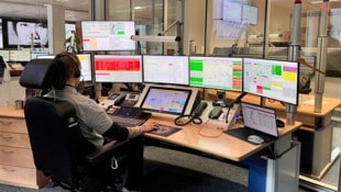 Bei den Mitarbeitern in der Landessicherheitszentrale laufen bei Notfällen die Fäden zusammen.
