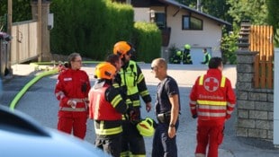 Feuerwehr, Rotes Kreuz und Polizei sind beim Gasgebrechen im Einsatz, dazu auch der Gasversorger