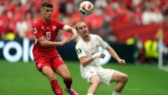 Granit Xhaka (li.) und die Schweiz kämpfen im Sechzehntelfinale gegen einen Mega-Fluch.