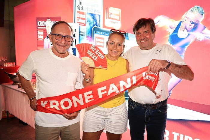 Michael und Sonja Mayr mit „Krone“- Medienberater Christian Steinlechner (von links).