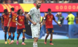 Konrad Laimers Blick geht ins Leere, während Spanien jubelt: Für Österreich ist im ...