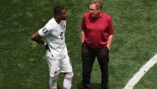 Da ging auch Ralf Rangnick (re.) und Kapitän David Alaba der Schmäh aus: Gegen Spanien war ...