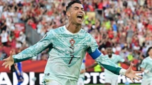 Cristiano Ronaldo jubelt über den Aufstieg.