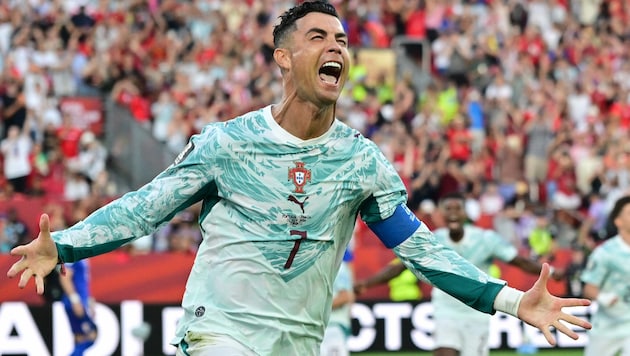 Cristiano Ronaldo celebrates the team’s advancement.