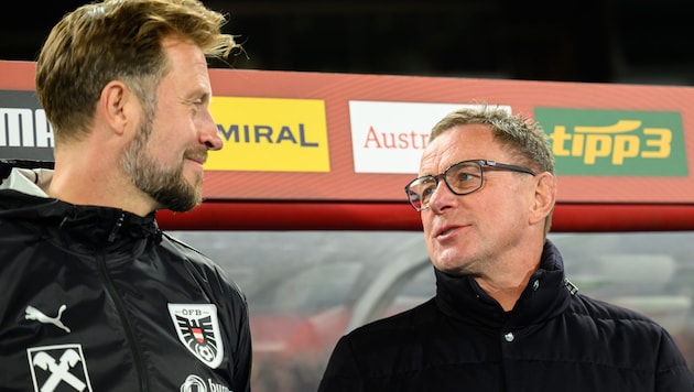 ÖFB-Co-Trainer Lars Kornetka (links) wurde nach dem WM-Aus verabschiedet.