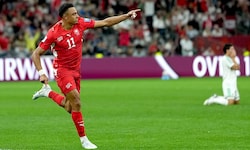 Die Schweiz führt gegen Algerien.